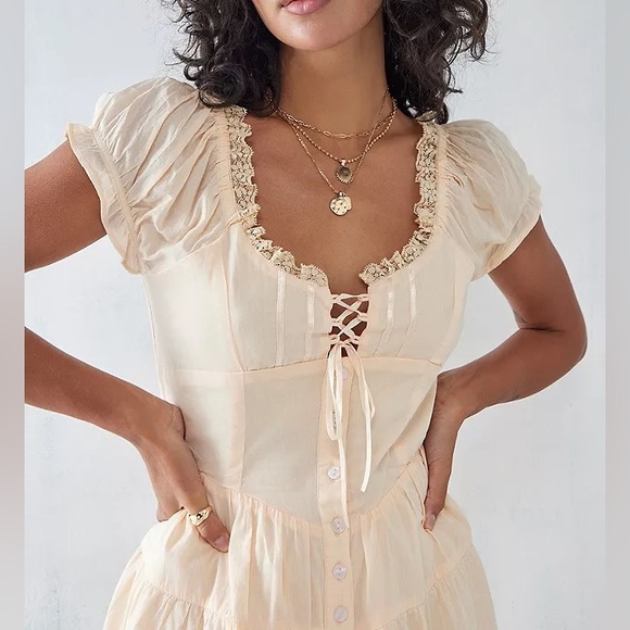 Urban Outfitters tiered babydoll lace up romper - Picture 6 of 9